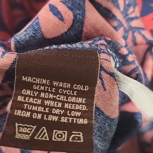 Cooke Street Hawaiian Islands Vibrant Floral Shirt in Pink/redish & Blue #men XL - Picture 9 of 10